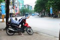 Ngày đầu nghỉ lễ 30/4, dân đổ về quê, đường phố Hà Nội đỡ "ngột ngạt" 