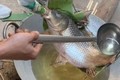 Món cá 'nằm võng' tốn 5 lít dầu, chế biến 10 tiếng ở Thái Bình