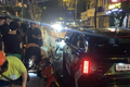 Hà Nội: Ô tô tông hàng loạt xe máy, nhiều người bị thương