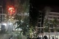 Hà Nội: Căn hộ trong tòa chung cư 6 tầng bốc cháy trong đêm