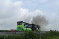 Ô tô chở 10 khách bốc cháy trên cao tốc Pháp Vân - Cầu Giẽ