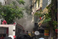 Cháy nhà trên phố cổ Hà Nội, cột khói bốc cao nghi ngút