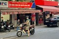 Cây xăng đóng cửa, người Hà Nội phải mua 30.000 đồng/lít ở vỉa hè