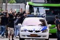 CĐV Indonesia tấn công xe chở tuyển Thái Lan