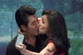 Việt Hương cưỡng hôn Trương Nam Thành trên sân khấu
