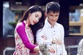 Thủy Tiên dịu dàng đi chùa đầu năm cùng Công Vinh