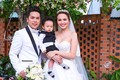 Hoa hậu Diễm Hương khoe con trai trong ngày cưới