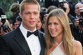 Brad Pitt nhắn tin cho vợ cũ Jennifer Aniston khiến vợ chồng cô ly dị?