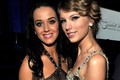 Katy Perry viết thư xin lỗi Taylor Swift, hóa giải ân oán sau 4 năm