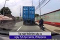 Video: Bị xe tải cán qua đầu, người đi xe máy sống sót thần kỳ