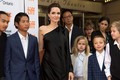 Chi phí cho 6 con của Brad Pitt và Angelina Jolie tốn kém thế nào?