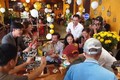 NSƯT Trung Anh bất ngờ được ê-kíp 'Về nhà đi con' tổ chức sinh nhật