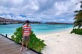 Hoài Linh khoe ảnh du lịch ở Maldives, đáng chú ý là chia sẻ hài hước