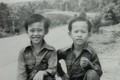 Phát sốt ảnh thời bé của danh hài Hoài Linh do em trai chia sẻ