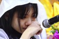 Con gái Vân Quang Long nghẹn ngào hát trong tang lễ cha