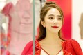 Diễn viên Quỳnh Nga đẹp gợi cảm với váy đỏ rực