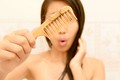 Những cách tự nhiên kiểm soát tình trạng rụng tóc 