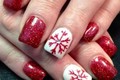 Những mẫu nail Giáng Sinh đẹp xinh để đi chơi Noel