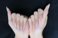 Móng tay của phụ nữ quá dài, có thể gây ra các bệnh phụ khoa? 
