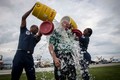Mỹ cấm binh sĩ mặc quân phục khi “dội nước đá“