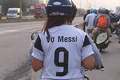 Tên áo bóng đá “không thể độc hơn” của giới trẻ Việt