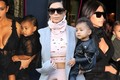 Kim Kardashian thuê stylist cho con gái hơn 1 tuổi