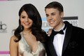 Selena Gomez khuyên Justin Bieber không đăng ảnh bạn gái mới