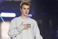 Justin Bieber vứt mic, bỏ sân khấu khi bị khán giả la ó