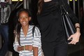 Mẹ đẻ con gái nuôi của Angelina Jolie mong muốn gặp con