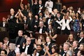 Sao Hollywood phản ứng lạ khi La La Land bị xướng nhầm giải Oscar