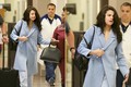 Selena Gomez xuất hiện ở sân bay với bộ dạng xấu xí