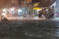 Đường phố TPHCM ngập nặng sau cơn mưa lớn 