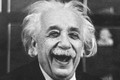 Thiên tài Albert Einstein: “Hãy cố gắng sống có giá trị“