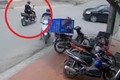 Video: Ô tô tông văng xe máy khiến nam tài xế lộn santo trên không