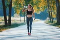 Vui nhộn kiểu đi bộ giật lùi, giảm cân cực kỳ hiệu quả