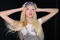 Nữ thần 2K4 lột xác với mái tóc vàng óng, netizen khen: 'Xinh miễn bàn'