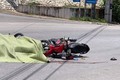 Hai xe máy tông trực diện khiến 3 người thương vong