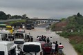 "Thất thủ" cao tốc Phan Thiết - Dầu Giây: Xe ngập nước, tài xế được bồi thường?