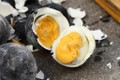 Độc đáo món trứng đen có 1 không 2 của Nhật Bản