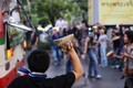 Biểu tình bạo lực bùng nổ bên ngoài Bangkok
