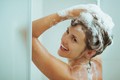 Ngứa da khi tắm vào mùa đông, nguyên nhân và cách phòng tránh