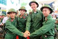 Thanh niên Việt Nam hăng hái lên đường nhập ngũ 