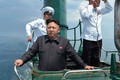 Ảnh nóng: Kim Jong-un thị sát trên tàu ngầm "khủng" nhất Triều Tiên