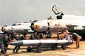 Khám kho vũ khí trên máy bay Su-22 Việt Nam