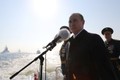 Video: Xem TT Putin đầu trần khai hỏa lựu pháo giữa trời tuyết