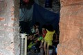 “Đặc khu ổ chuột” dưới chân cầu Long Biên