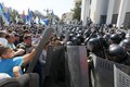 Hình ảnh bạo loạn trước trụ sở Quốc hội Ukraine