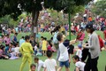 Ảnh: Công viên Hà Nội chật kín người vui chơi ngày giỗ Tổ