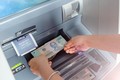 Khách “tố” dịch vụ nộp tiền tại cây MBbank “lởm”, bị giữ hơn 80 triệu 10 ngày
