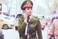 Nữ đại úy cảnh sát xinh đẹp gây sốt trên phố Hà Nội